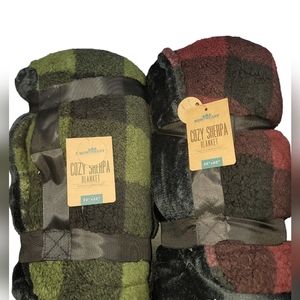 NWT  2 blanket set. Cozy sherpa